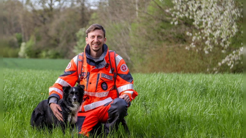 Zelda und ihr Herrchen Sebastian haben die dreijährige Ausbildung mit Bravour gemeistert. (Foto: Gerhard Bieber)