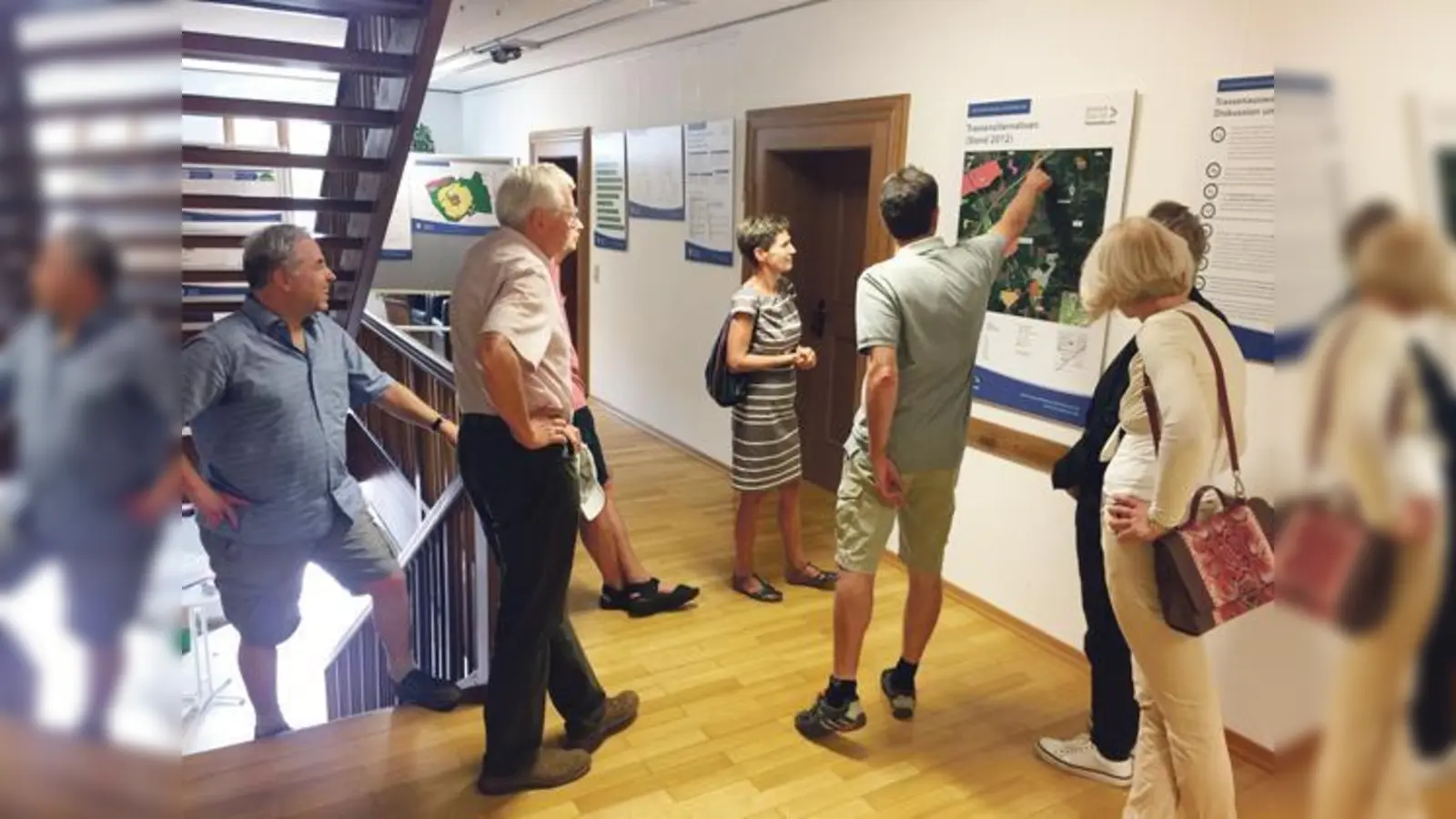 Die Ausstellung zum Bürgerdialog Hohenbrunn ist im 1. OG des Rathauses Hohenbrunn zu sehen.  (F: Hendricks&Schwartz)