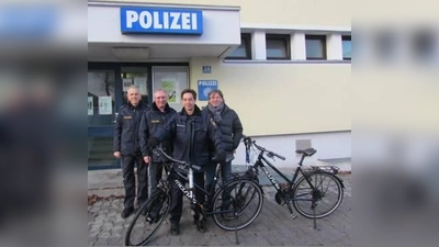 Theo Hartl, Helmut Hintereder, Robert Walbinger und Bürgermeister Albert Hingerl (von links). (Foto: PI Poing )