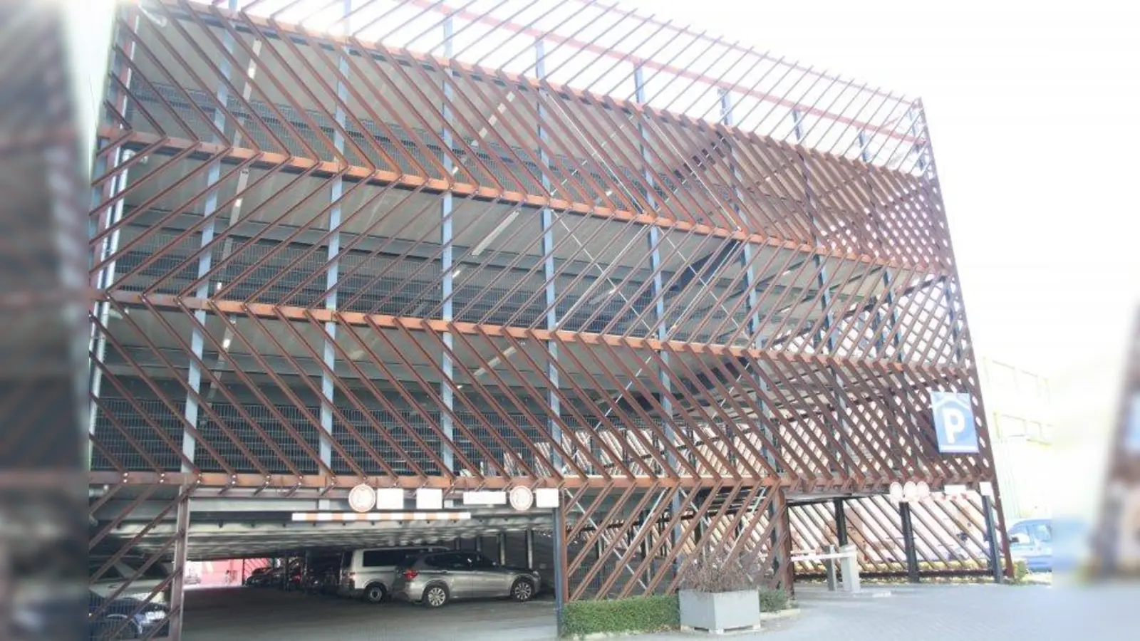 Da geht was Besseres: Die Hochgarage ist in den Augen des Bezirksausschusses verzichtbar. (Foto: job)