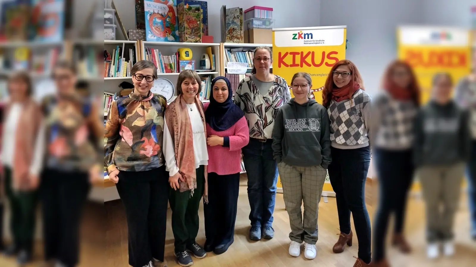 Einige der erfolgreichen Teilnehmerinnen am KIKUS-Aufbauseminar.  (Foto: Zentrum für kindliche Mehrsprachigkeit e.V.)