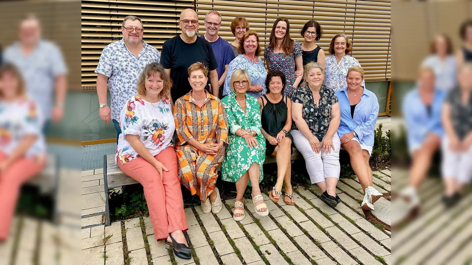 Die neuen Hospizbegleiterinnen und -begleiter mit ihren Ausbilderinnen. (Foto:  © Hospizverein Germering )