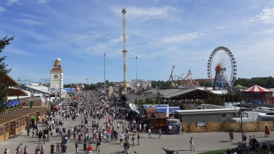 Damit alle zum Oktoberfest und wieder heim kommen, ist die MVG zusammen mit Kollegen von anderen Verkehrsgesellschaften verstärkt im Einsatz.  (Foto: mha)