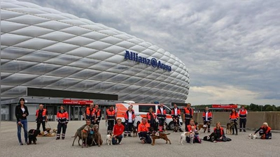 Ein starkes Team, bestehend aus Vierbeinern und natürlich auch Zweibeinern.  (Foto: Privat)