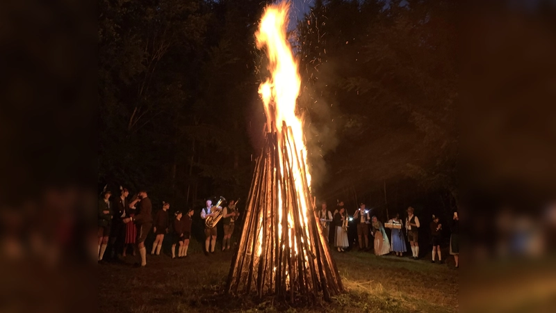 Immer wieder ein faszinierendes Ereignis: das traditionelle Johannisfeuer. (Foto: © FSG-Starnberg)