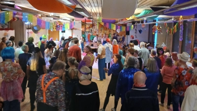 Unter dem Motto „Let´s dance” steigt der Pfarrfasching der Pfarrei Rosenkranzkönigin.  (Foto: privat)