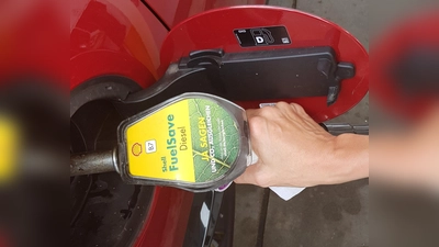 Benzin und Diesel könnten ab 2027 durch die Umstellung des CO₂-Aufschlags auf das europäische System um bis zu 20 Cent mehr kosten.  (F.: Autoren-Union Mobilität/ Frank Wald)