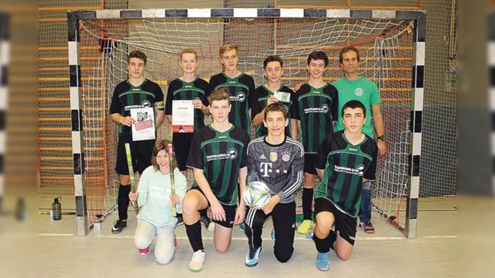 Die B-Junioren holen bei der 33. Münchner Stadtmeisterschaft beim TSV Milbertshofen den 2. Platz.	 (Foto: Verein)