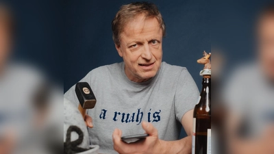 Der österreichische Kabarettist und Schüttelreim-König Ludwig W. Müller bringt seine wortgewandte Sicht auf das Weltgeschehen. (Foto: Uli Neumann/Cosel)