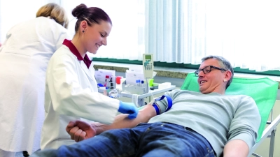 Unabhängig von Ausgangsbeschränkungen finden Blutspendetermine weiterhin statt! Der nächste Termin ist am 8. April in Ebersberg. (Foto: DRK-Blutspendedienste)