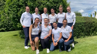 Die Damenmannschaft des Golfclubs Starnberg (von links hinten): Michele Holzwarth-Hagen, Maria Anetseder, Captain Angela Kurz, Julia Weber, Madeleine Orlowski, Cosima Sporrer und (vorne von links) Louisa Weber, Selina Weiher, Nicola Schuster und Johanna Modrack. (Foto: Golfclub Starnberg)