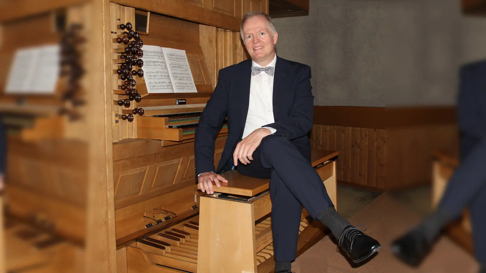 Kirchenmusiker Thomas Rothfuß spielt den Orgelpart bei Camille Saint-Saëns berühmter Orgelsymphonie in der weitaus anspruchsvolleren Bearbeitung des Komponisten Guy Bovet, bei der die Orgel in allen Sätzen voll zur Geltung kommt. (Foto: Rothfuß)