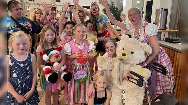 Der Verein „Foodsaving &amp; More” lud zum Feiern ein und viele genossen gemeinsam das Angebot.  (Foto: Foodsaving & More)