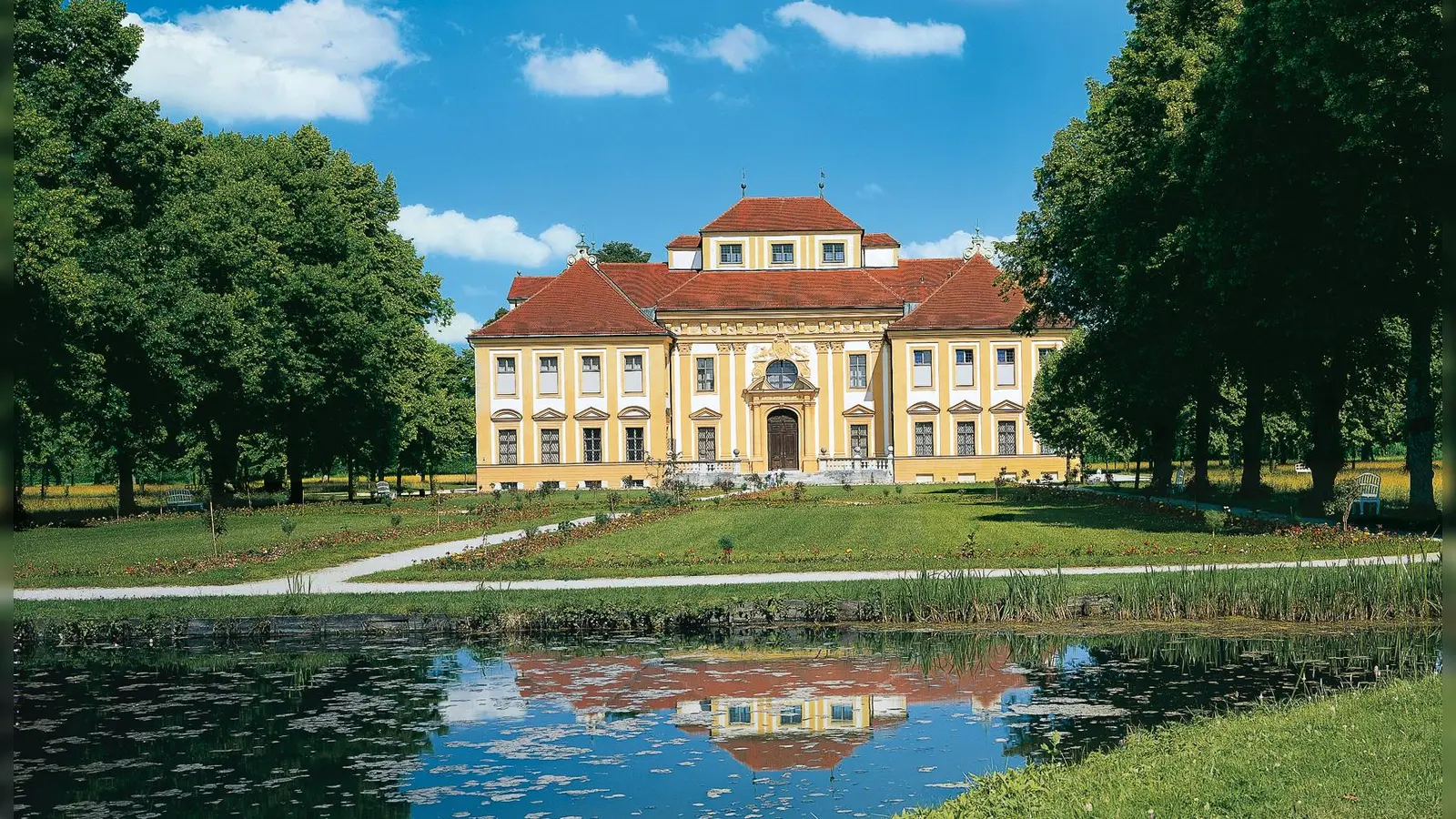 Schloß Lustheim beherbergt die nach Dresden bedeutendste Meißener Porzellan-Sammlung. (F.: © Bayer. Schlösserverwaltung; Ambild Bildarchiv, A. Müller)