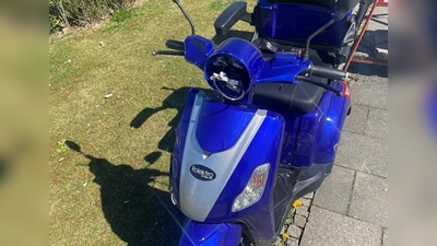 Mit diesem Krankenfahrstuhl war der nun verstorbene 59-Jährige unterwegs. (Foto: Polizeipräsidium München)