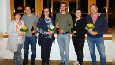 Lisi Kleber, Christoph Reith, Christiane Walter, Andi Kümmel, Magdalena und Anton Bernhard (von links). (Foto: Almarausch Schützen)
