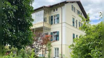 Die Villa Mussinan wird zum Schauplatz einer Ausstellung der Künstlerin Karin Kneissl.  (Foto: Jörn Kachelriess)