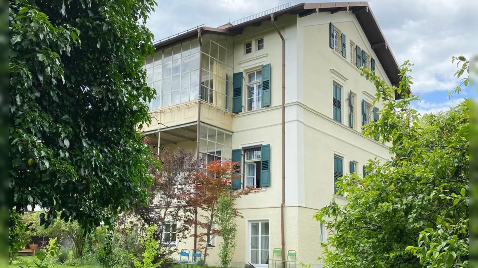 Die Villa Mussinan wird zum Schauplatz einer Ausstellung der Künstlerin Karin Kneissl.  (Foto: Jörn Kachelriess)