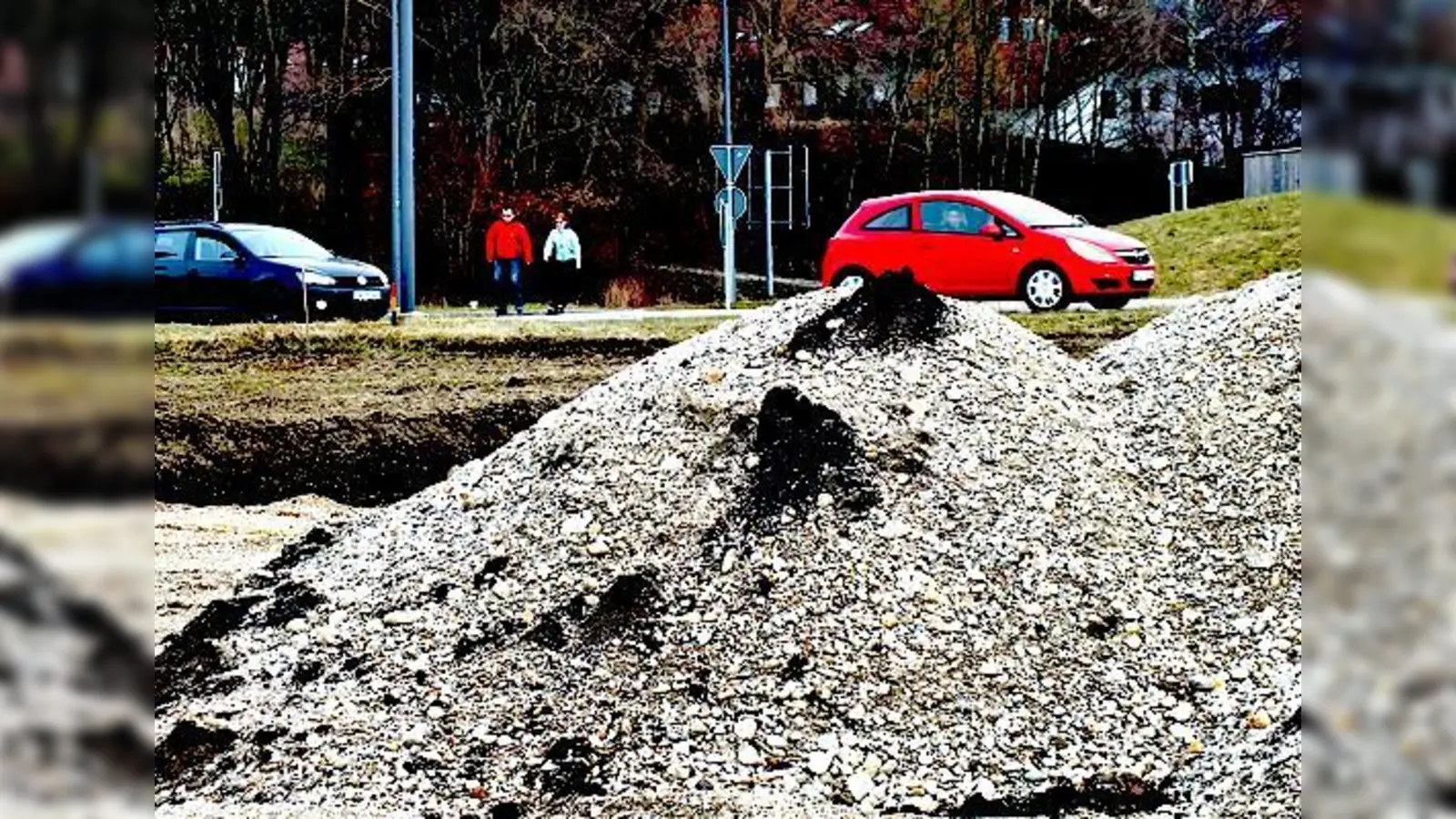 Von den Plänen für einen Supermarkt vor den Toren Wartenbergs bleiben nur noch Schutthaufen. 	 (Foto: sy)