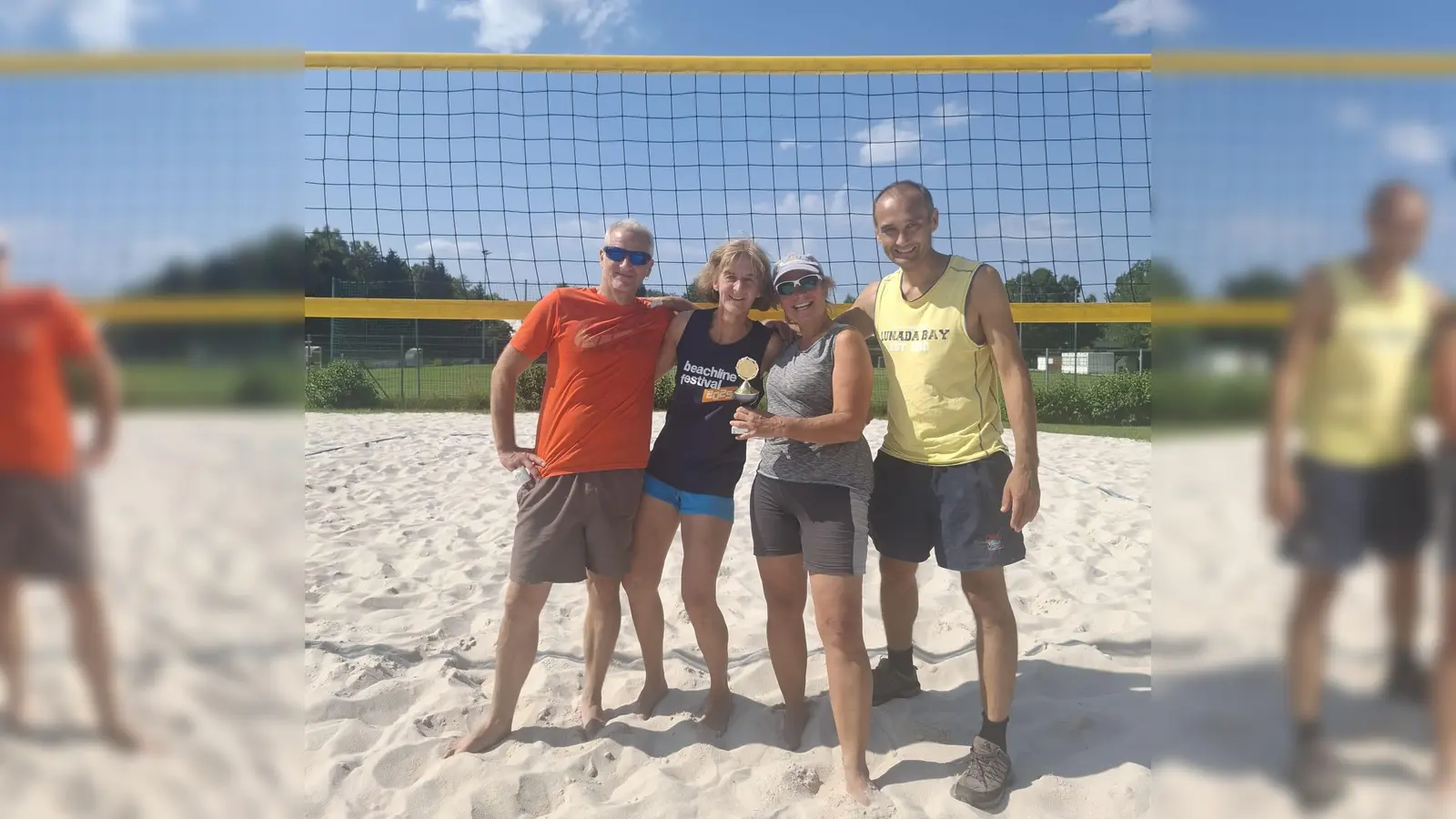 Das Team „Zwerge” konnte das Beachvolleyballturnier nach spannenden Spielen für sich entscheiden. (Foto: Weitzel)