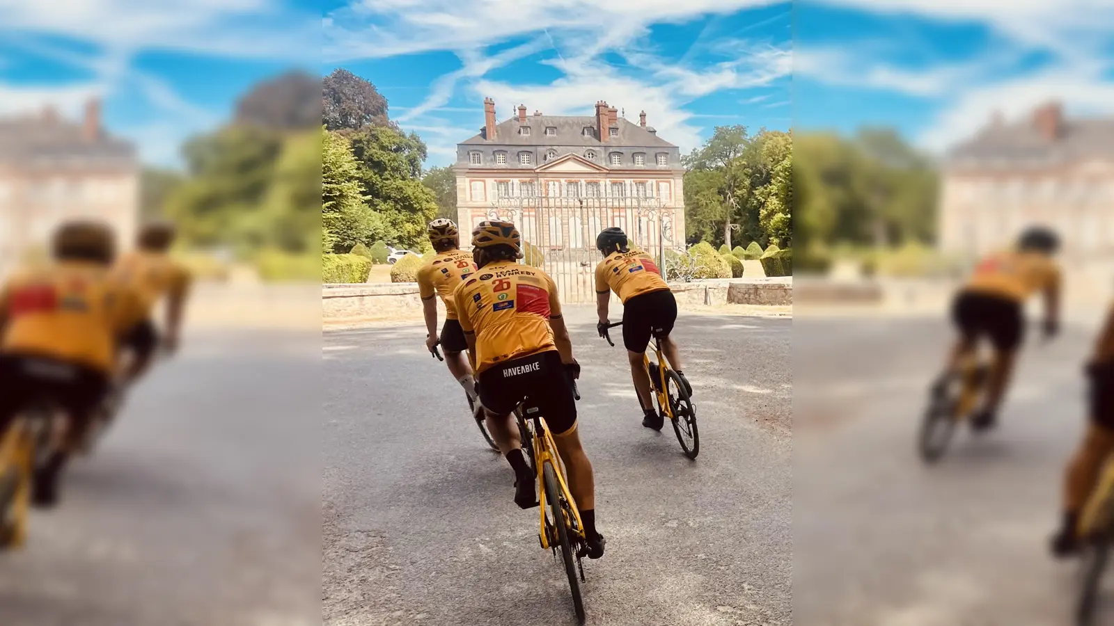 Auf dem Weg nach Paris: Das Team mitten in Frankreich. (Foto: Team Rynkeby)