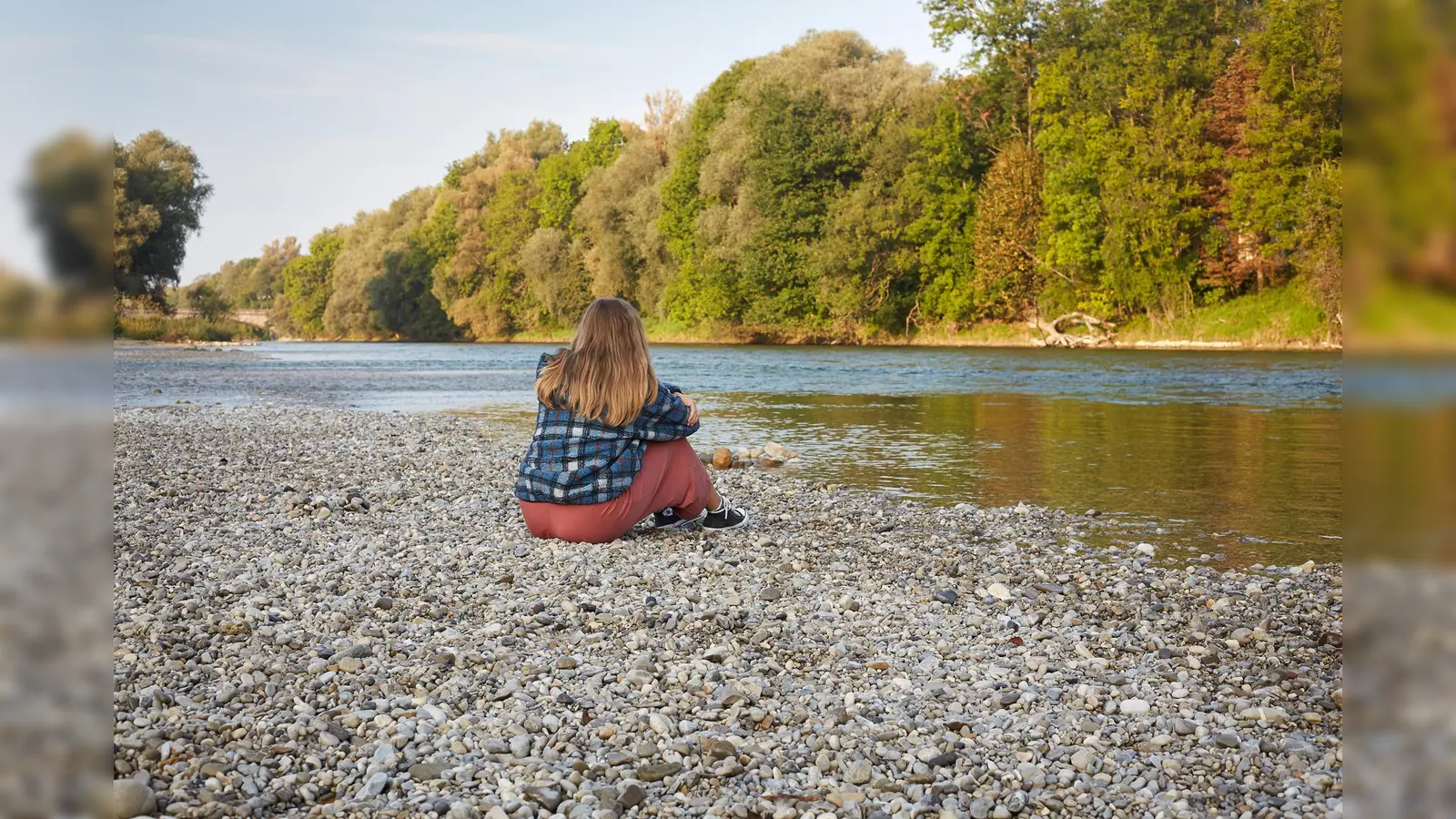Trauer macht einsam. Mit ihrer Trauerbegleitung Lacrima helfen die Johanniter künftig auch jungen Erwachsenen zwischen 18 und 27 Jahren. (Foto: Johanniter/Helena Heilig)