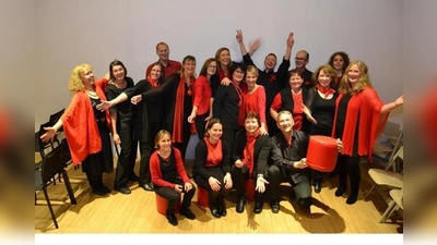 Der Oberhachinger Chor mix'n free wird gleich zweimal für den guten Zweck auftreten: Am 16. Februar in Harlaching und am 23. Februar in Oberhaching.  (Foto: VA)
