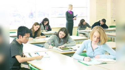 Nach Aussage der Grünen-Bildungsexpertin Simone Tolle sollen künftig 226 der 299 einzügigen Hauptschulen geschlossen werden. (Foto: photos.com)