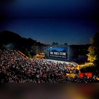 Wenn es dunkel geworden ist, wird die Seebühne zum Kinosaal. (Foto: KMS)