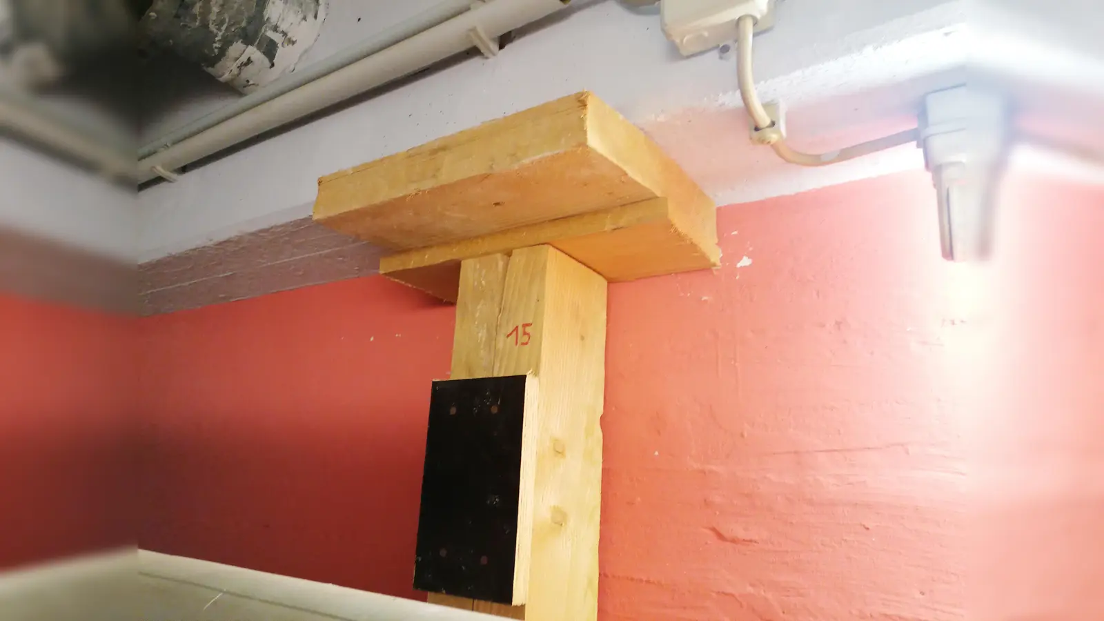 Das Stäblibad war nicht mehr zu sanieren. Im Keller musste bereits seit längerem das Becken abgestützt werden. (Foto: job)