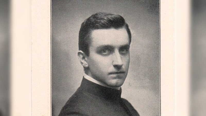 Pfarrer Korbinian Aigner aus Erding wurde als „Apfelpfarrer” berühmt - ein Kinofilm wurde über den Nazi-Gegner jetzt veröffentlicht.  (Foto: Museum der Stadt Grafing)