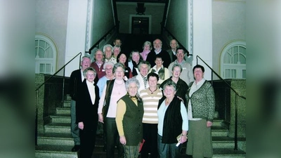 Die Mitglieder des Seniorenclubs der Arbeiterwohlfahrt (AWO) des Ortsvereins Pasing und des AWO‑Ortsvereins Laim im Bayerischen Landtag. (Foto: pi)