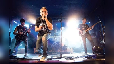 Die Grafinger Band »Screaming Nightmare« sorgte für eine unvergessliche Rocknacht in Emmering. 	 (Foto: Bestehorn)