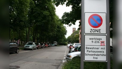 Das Bewohnerparken am Gollierplatz soll nach einem Beschluss der Bürgerversammlung in Mischparken umgewandelt werden. Damit sollen Patienten dort ansässiger Praxen kurze Wege ermöglicht werden. (Foto: tg)