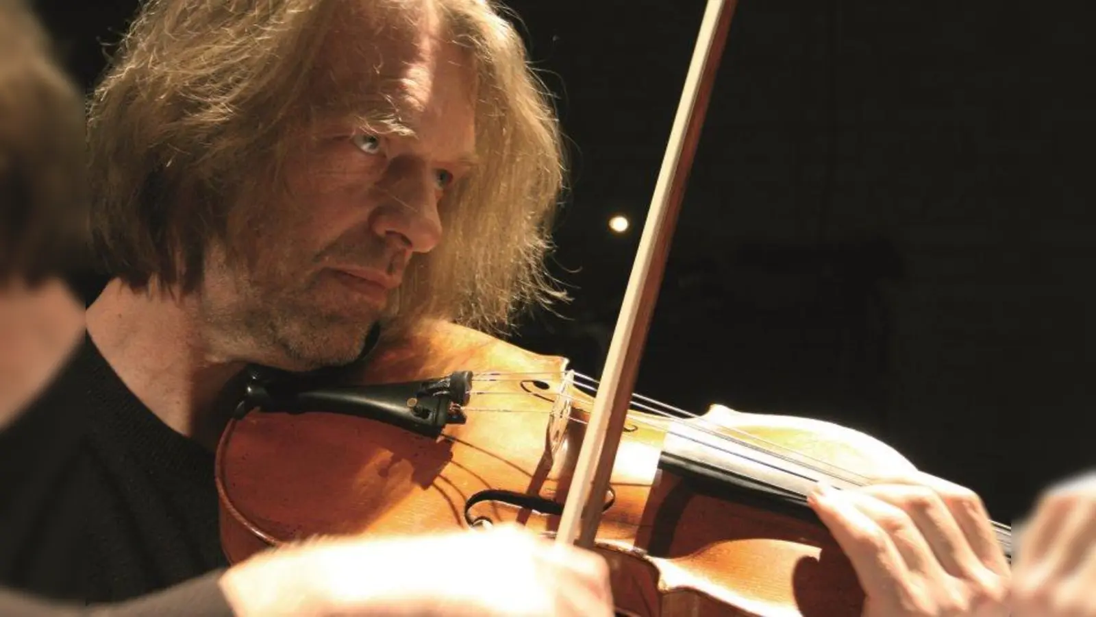 Der Musiker Gunter Pretzel ist künstlerischer Leiter des Echolot Festivals, das vom 7. bis 9. Juli in Schloss Kempfenhausen stattfindet. (Foto: Horst Konietzny)