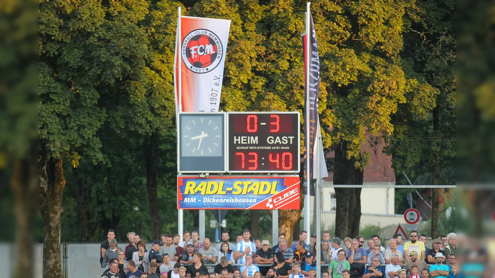 In aller Freundschaft: FC Memmingen. (Foto: Anne Wild)