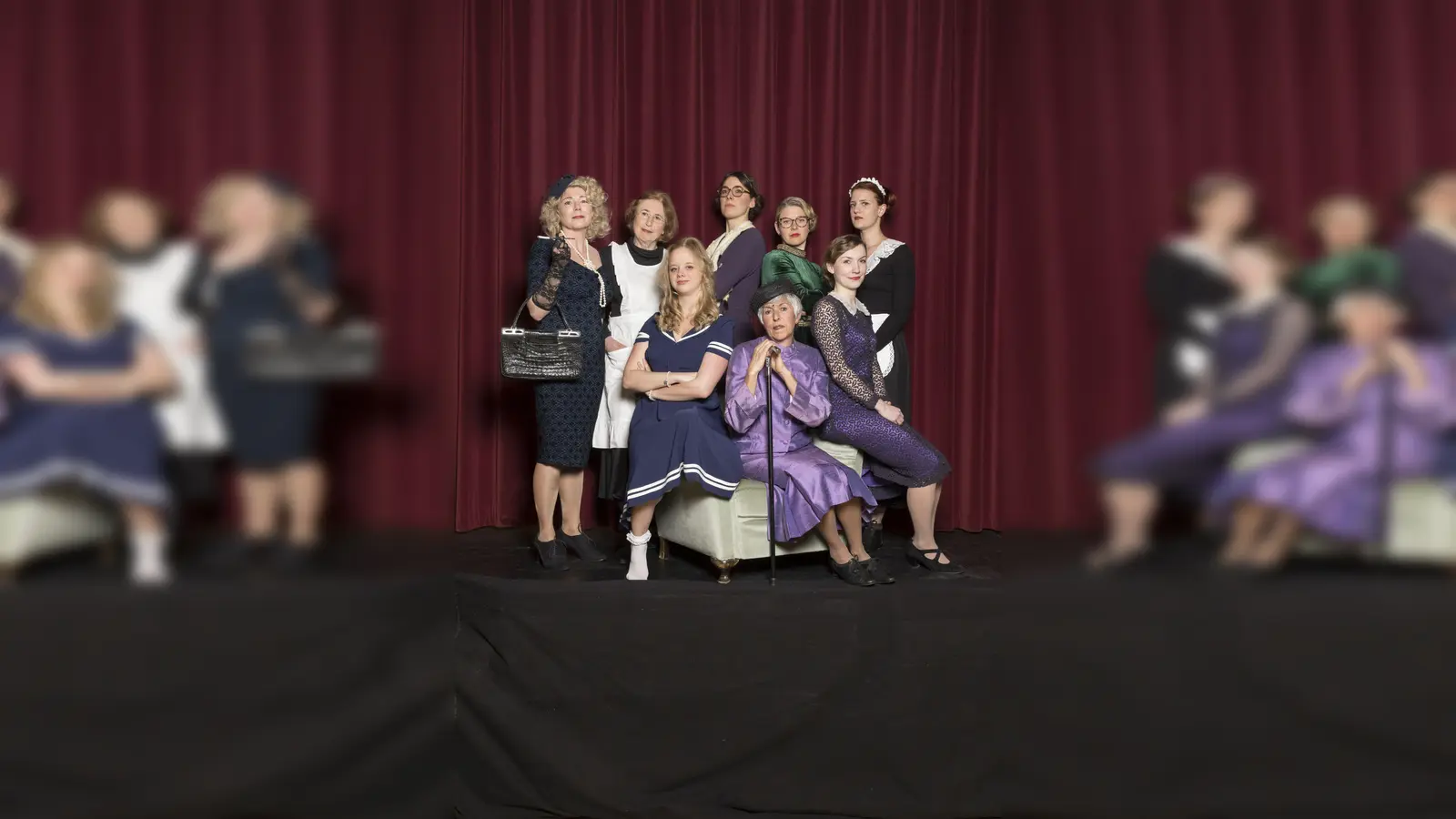 Harthauser Dorftheater präsentiert im April und Mai die Krimikomödie „Acht Frauen“. (Foto: Dorftheater Harthausen)