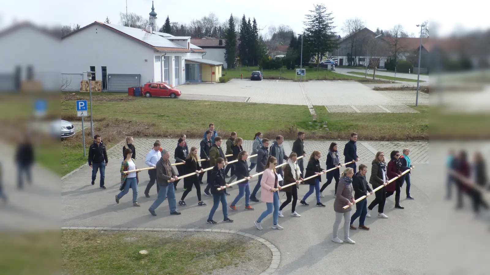 Für ihre Reise nach Hannover hat die Musikkapelle Gelting das Marschieren fleißig geprobt. (Foto: Verein)