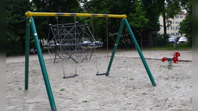 Draußen spielen und ausreichend trinken: Die SPD-Fraktion im Laimer Bezirksausschuss regt die Einrichtung von Trinkbrunnen u.a. am Spielplatz am Agricolaplatz an. (Foto: Beatrix Köber)