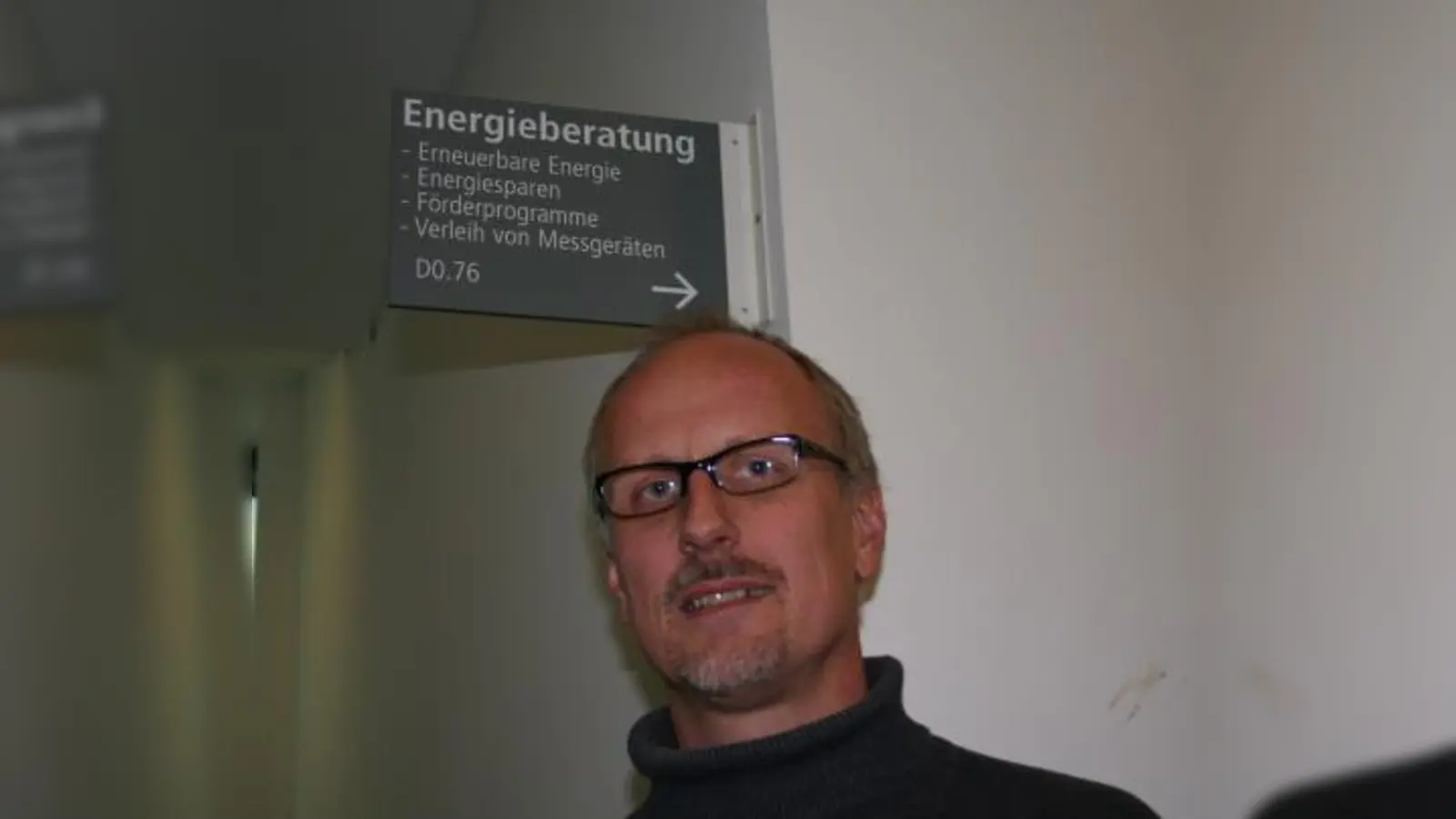 Daniel Kaßeckert, Energieberater der Stadtwerke München, sagt: „Sparen hat nichts mit Einschränkungen zu tun.” (Foto: tg)