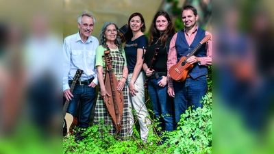 Die fünf Musiker der Irish-Folk-Gruppe Dulcimore laden zu einem abwechslungsreichen Abend ein.  (Foto: VA)