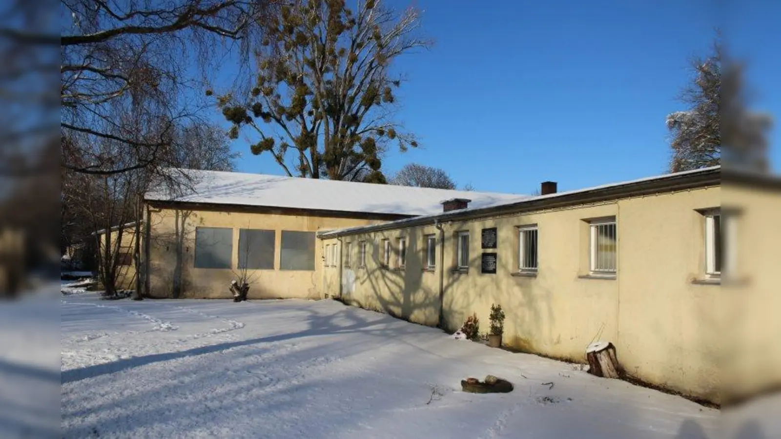 Bereits seit 2007 steht das größte erhaltene Relikt des ehemaligen KZ-Außenlagers Allach, die sogenannte Sanitärbaracke, unter Denkmalschutz. (Foto: sb)