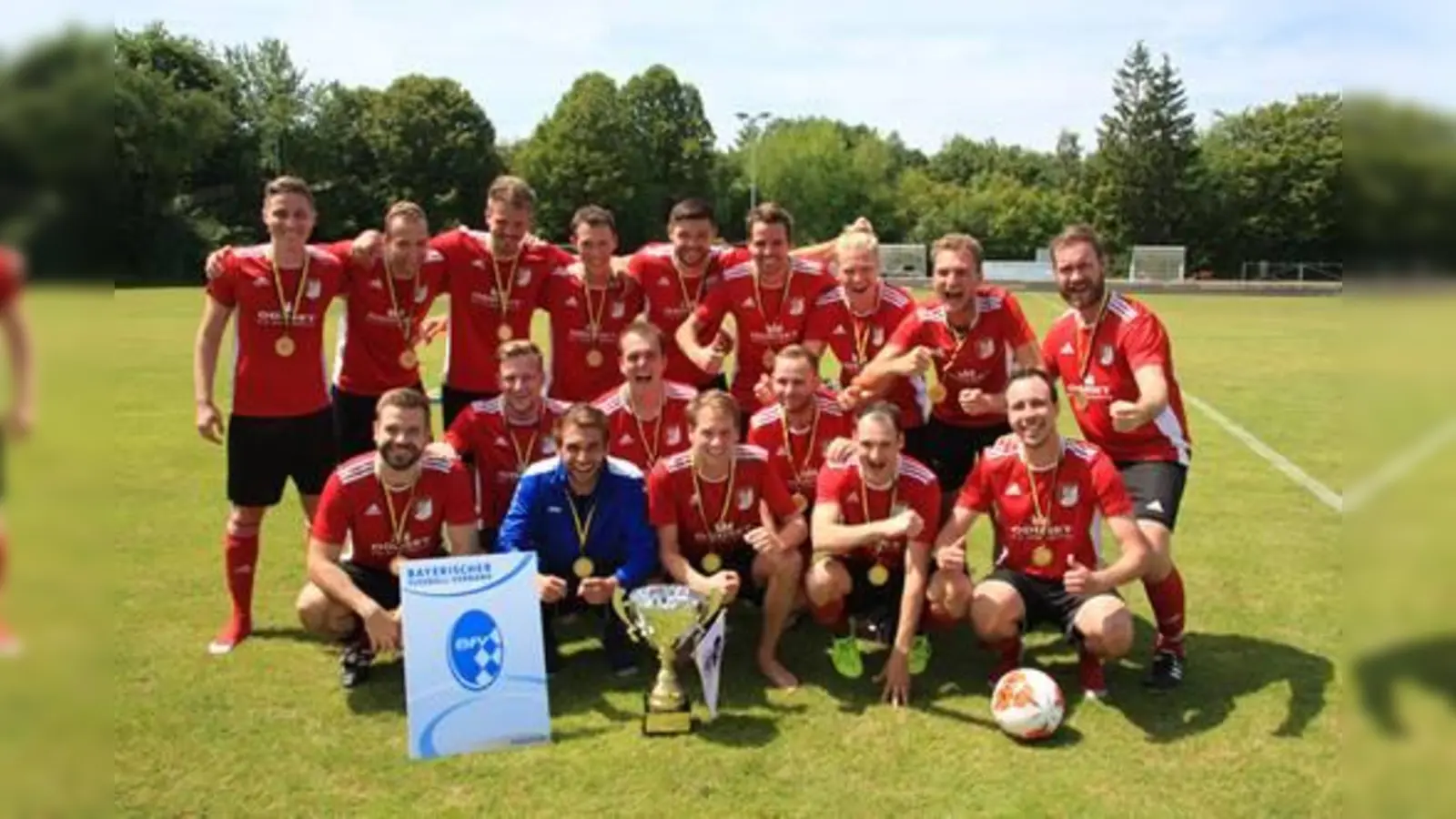 Der FG Finanzverwaltung München hat das Pokalfinale des Münchner Firmen- und Behördenfußballs gewonnen. (Foto: BFV)
