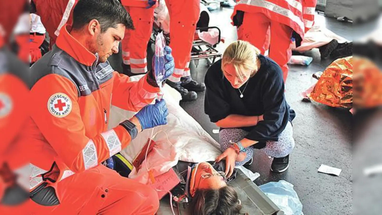 Für eine sichere Allianz-Arena setzt sich auch das Rote Kreuz ein. 	 (Foto: H. Roider/Rotes Kreuz)