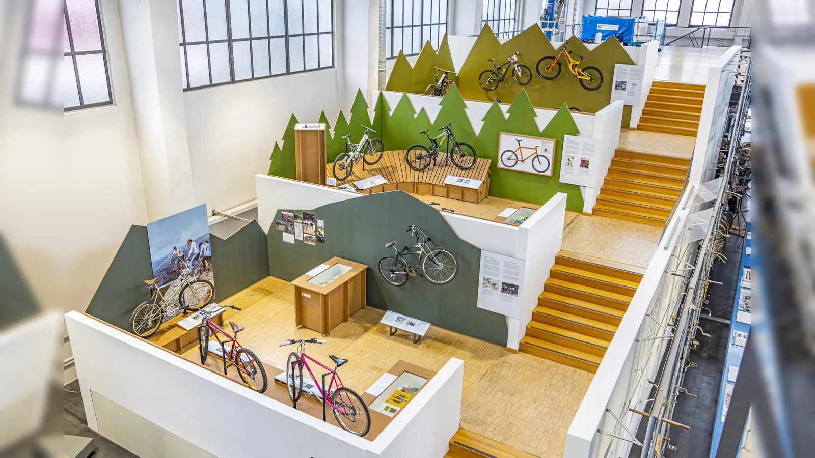 13 ikonische Mountainbikes sind im Verkehrszentrum zu sehen. (Foto: Deutsches Museum/Hubert Czech)