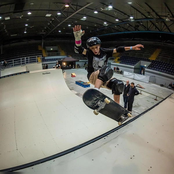 Damit die Skater und BMX-Fahrer auch im Winter auf ihre Kosten kommen, gibt es vorübergehend im Actionsportzentrum eine neue Miniramp.  (Foto: RBS, Michael Bloch)
