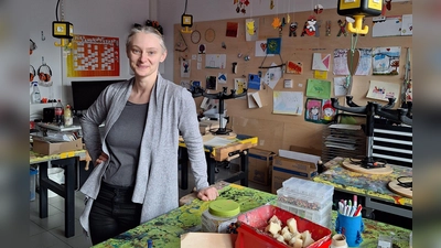 Kulturpädagogin Petra Braun bereichert den Kindertreff im Feierwerk Trafixx. (Foto: Katrin Ried)