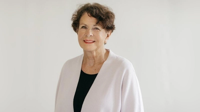 Helma Sick ist Buchautorin und lebt seit 2018 im Augustinum Neufriedenheim. (Foto: Quirin Leppert)