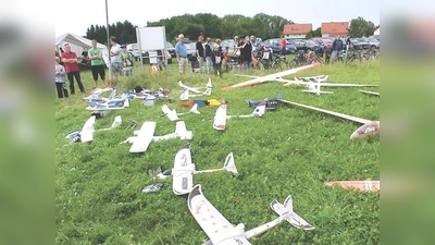 Ein Vergnügen für Groß und Klein: Modellflieger auf der Fliegerwiese am Mühlweg.	 (Foto: privat)