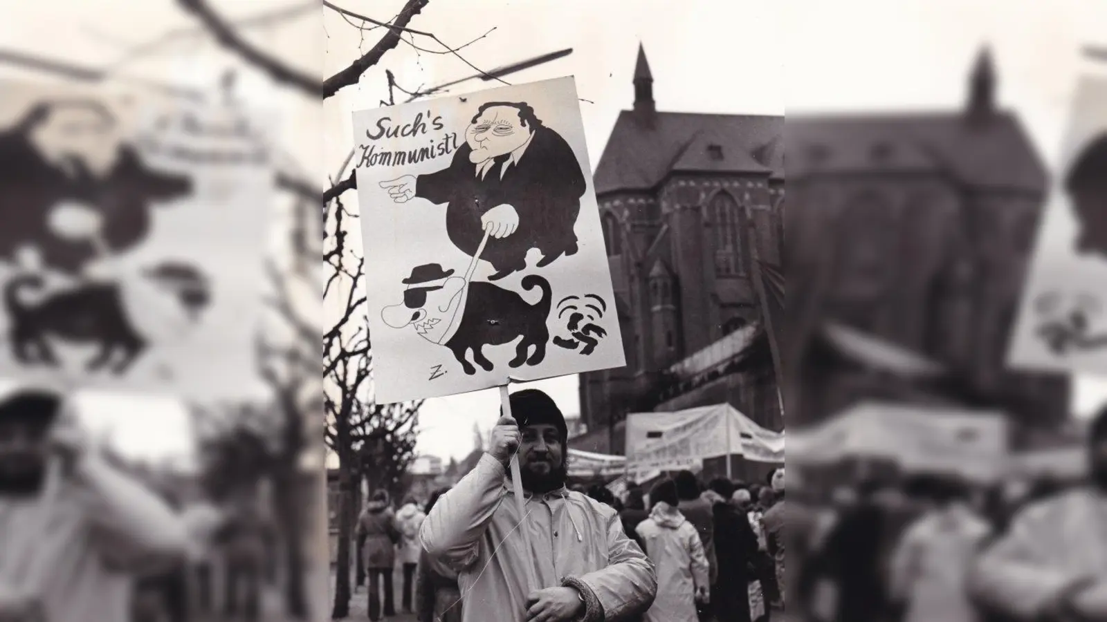 Demonstrieren in den 70-er Jahren. (Foto: Bauernhofmuseum Jexhof/Guido Zingerl)